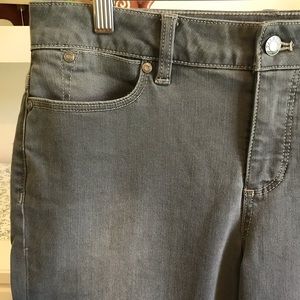 Talbots misses 8 gray signature style ankle jeans